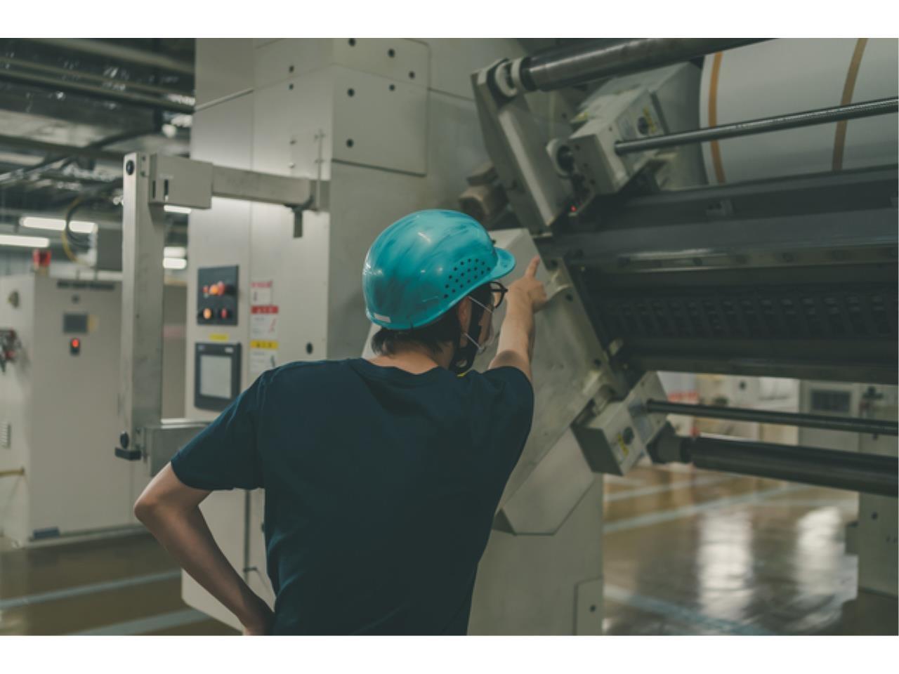 高時給１，５００円／アルミ缶製造工場での印刷工程に関する機械オペレーター