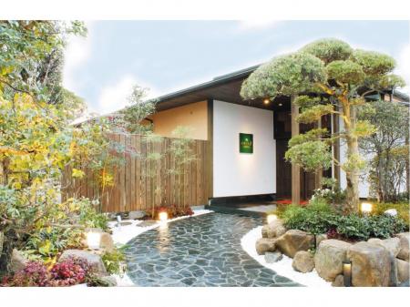 伊勢ヶ丘庭でのホール及び調理補助スタッフ