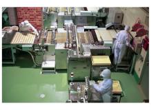製造未経験者歓迎の作業風景