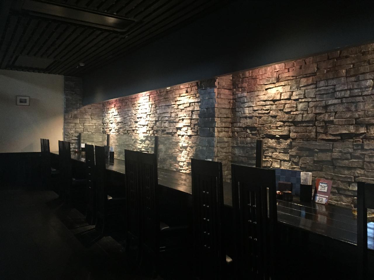 和diningでのホールスタッフ