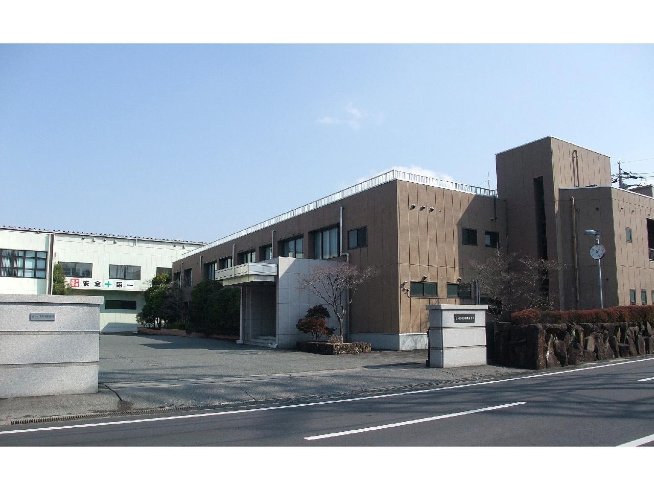 正社員登用の可能性あり!食品容器製造の機械オペレーター