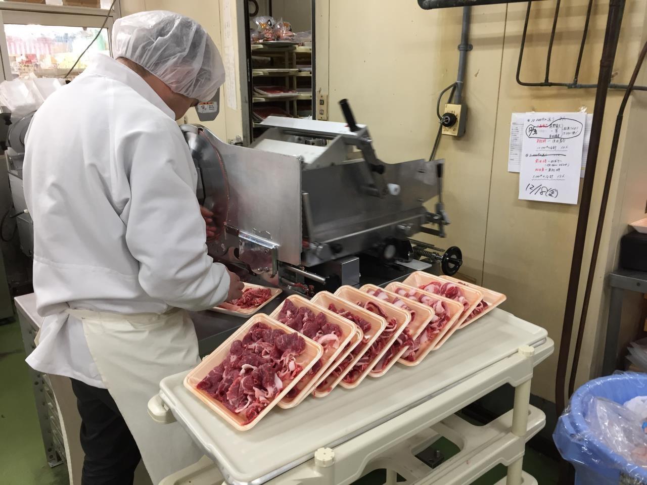 未経験からのスタートを応援♪産直市場内での精肉加工