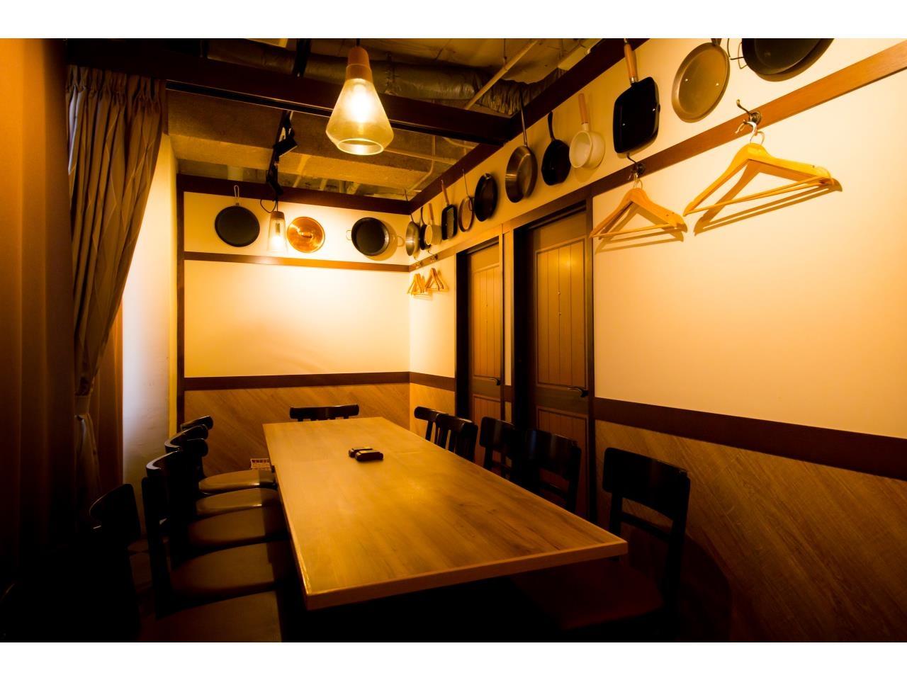 人気イタリアンでのホールスタッフおよびキッチンスタッフ(店長候補)