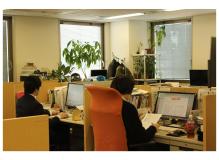 営業経験者の作業風景