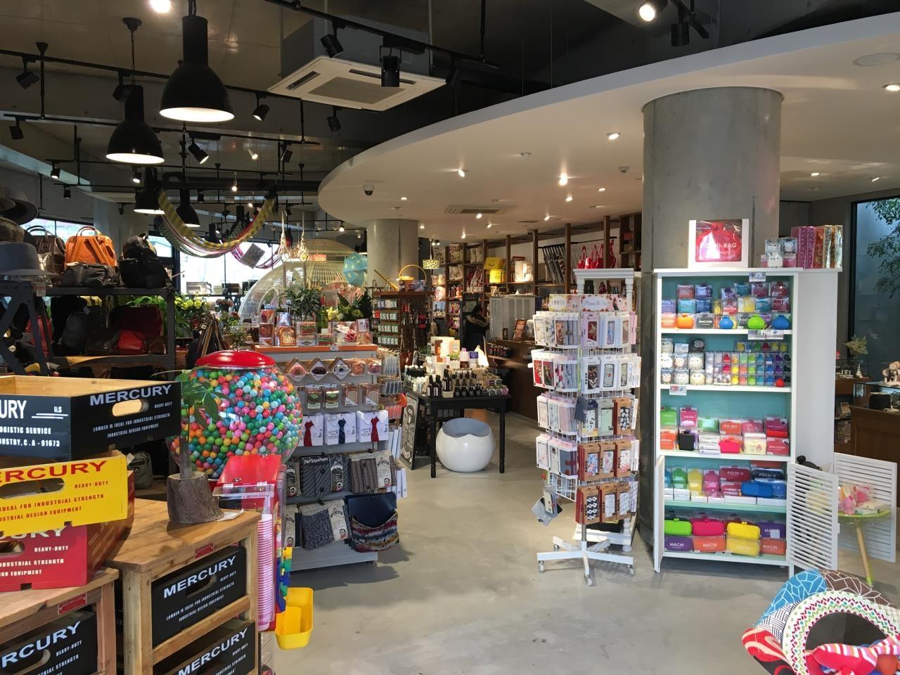 ハイセンスな雑貨の輸入販売企業での店舗運営部長候補(店長候補・ブロックマネージャー候補)
