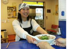 人気ラーメン店での正社員スタッフ