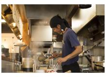 人気ラーメン店のキッチン及びホール正社員