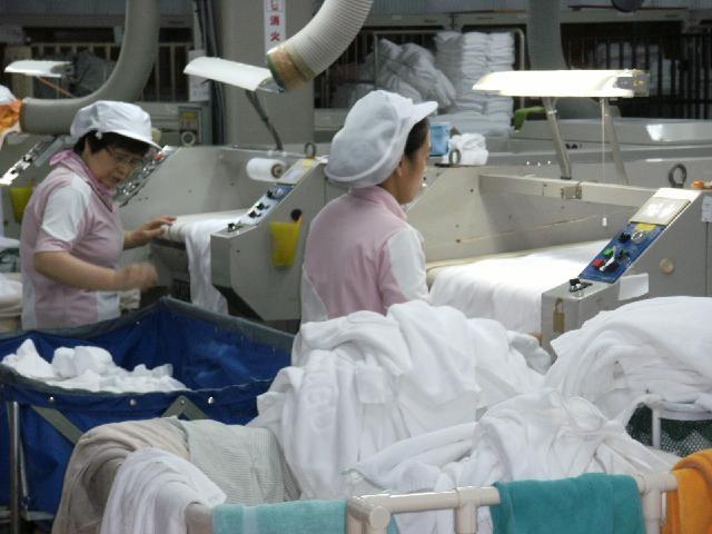 高時給の短期求人!クリーニング工場でのかんたん軽作業(動画有り)