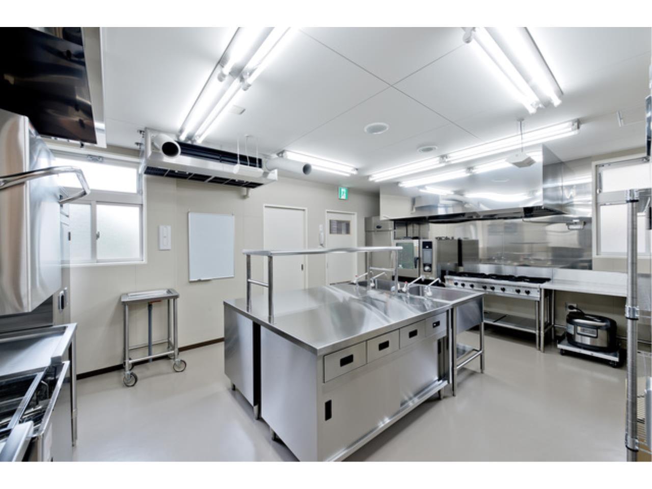 週休２日フルタイムで始業時間が相談できる調理補助