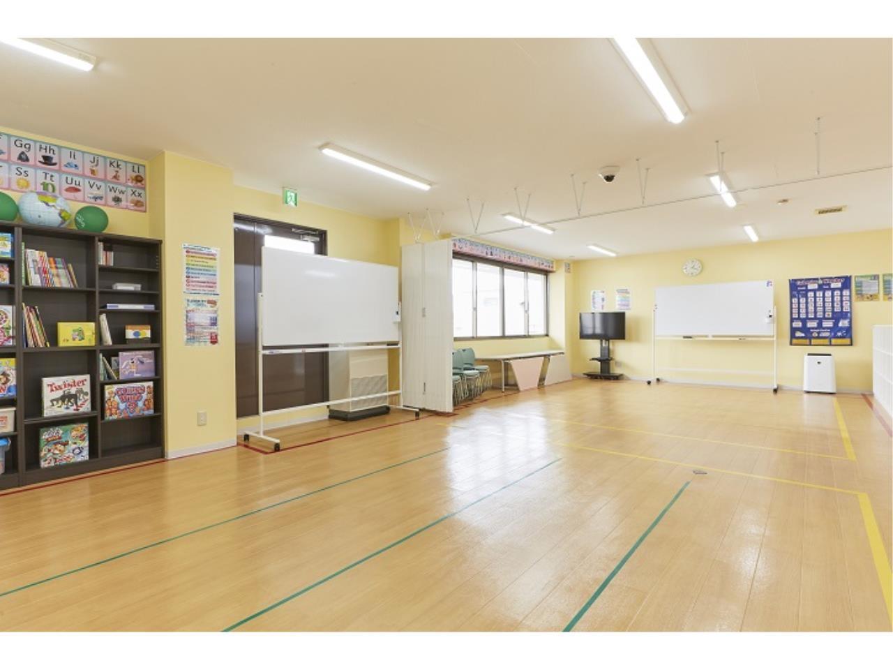 土日祝休みや長期連休もOK英語スクールの正社員スタッフ