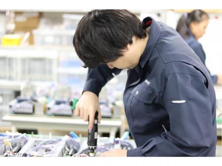 配電盤の電気配線や組立作業