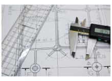 『更新日：2023/3/20』<BR><BR>シューズやゴム製品等の自社製品の２次元、３次元ＣＡＤを使用しての設計、製図作業です。
