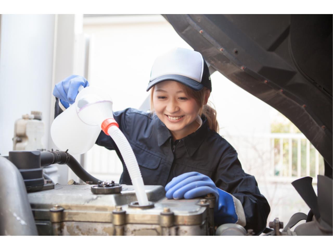 輸入車専門店での自動車整備／正社員