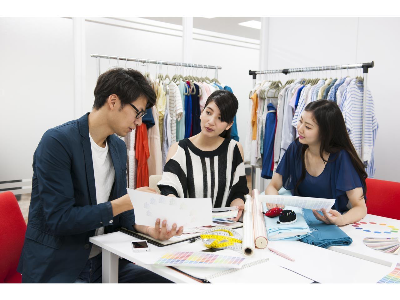 トレンドをおさえたワーキングウェアの企画