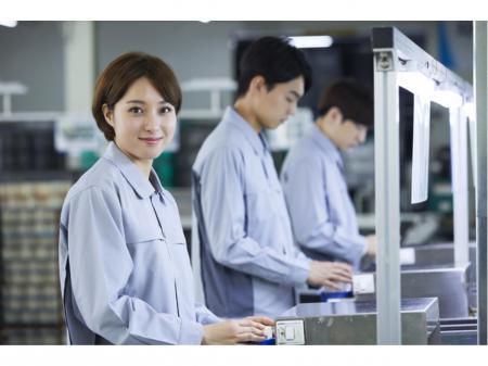 土日休み２交替となるエアコン完備の工場内軽作業