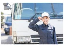 大型トラックの整備士