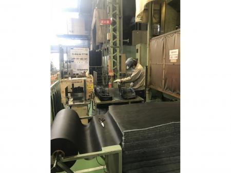 自動車内装部品の原料製造