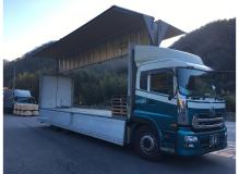 フォークリフト未経験者歓迎の作業風景