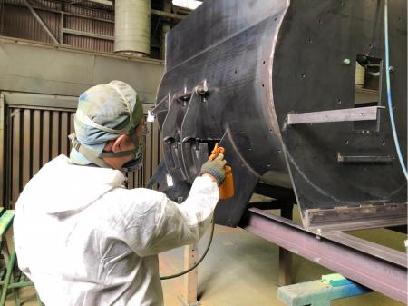 高梁市の優良企業での機械塗装職