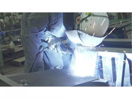 高梁市の優良企業での溶接・製缶職