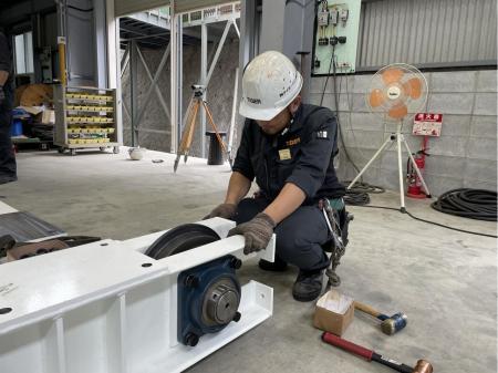 高梁市の優良企業での機械組立職