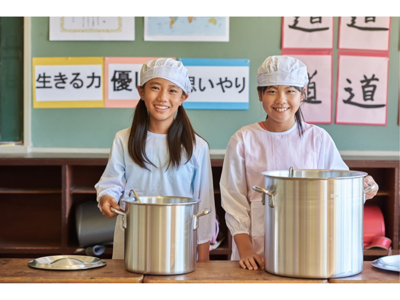 学校給食の調理補助スタッフ