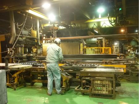 正社員前提のゴム製品のプレス作業