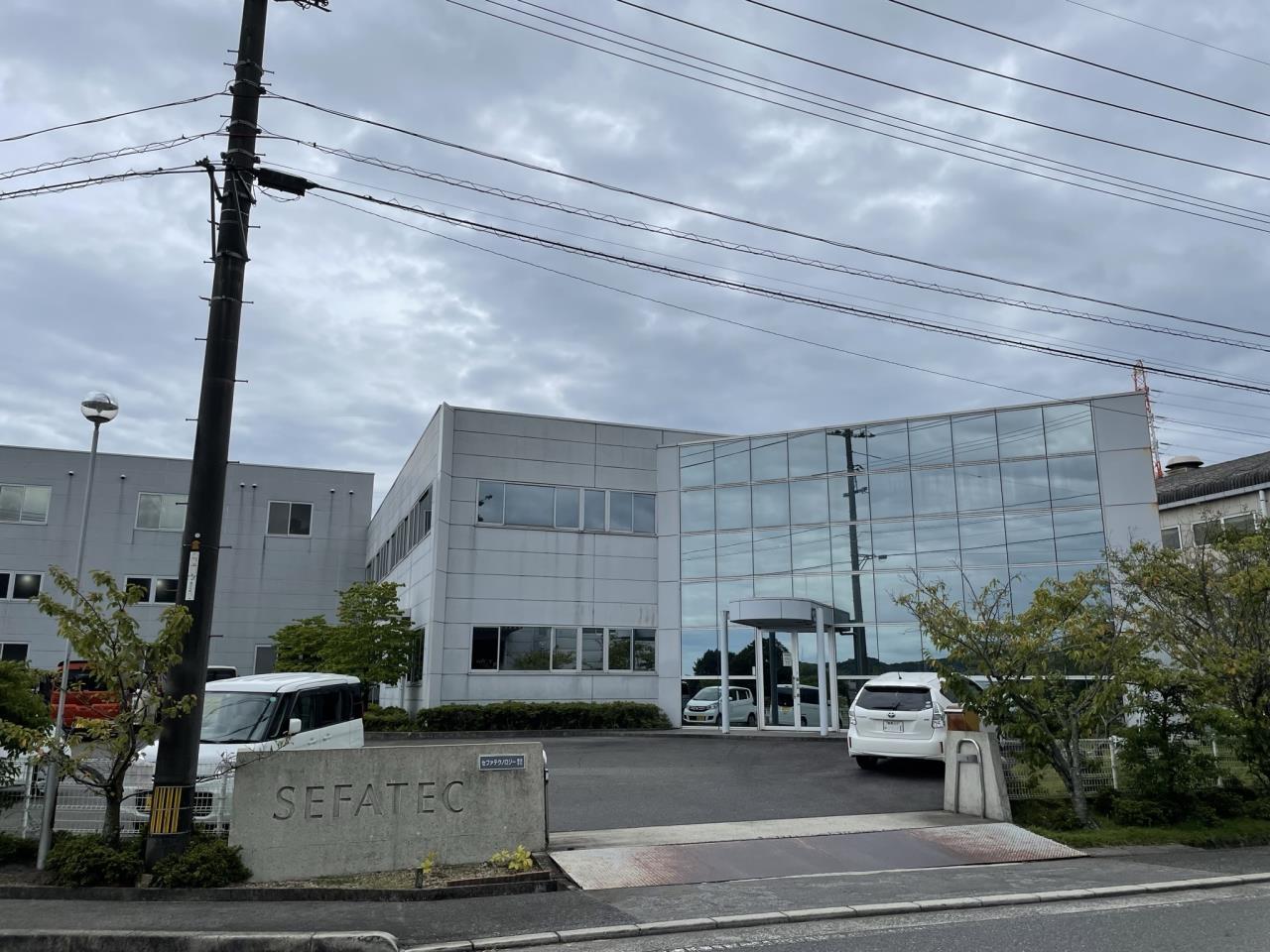未経験者歓迎の工具を使用した配線作業