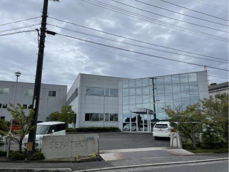 未経験者歓迎の工具を使用した配線作業