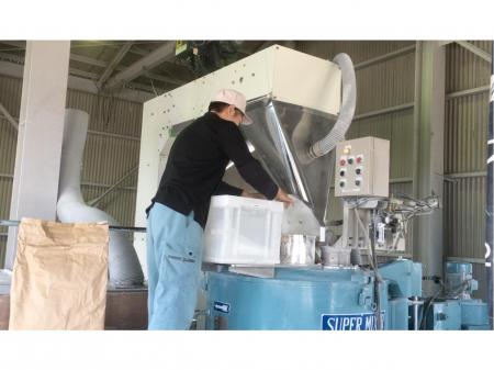 選べる時間帯 樹脂製造工場内での製造補助