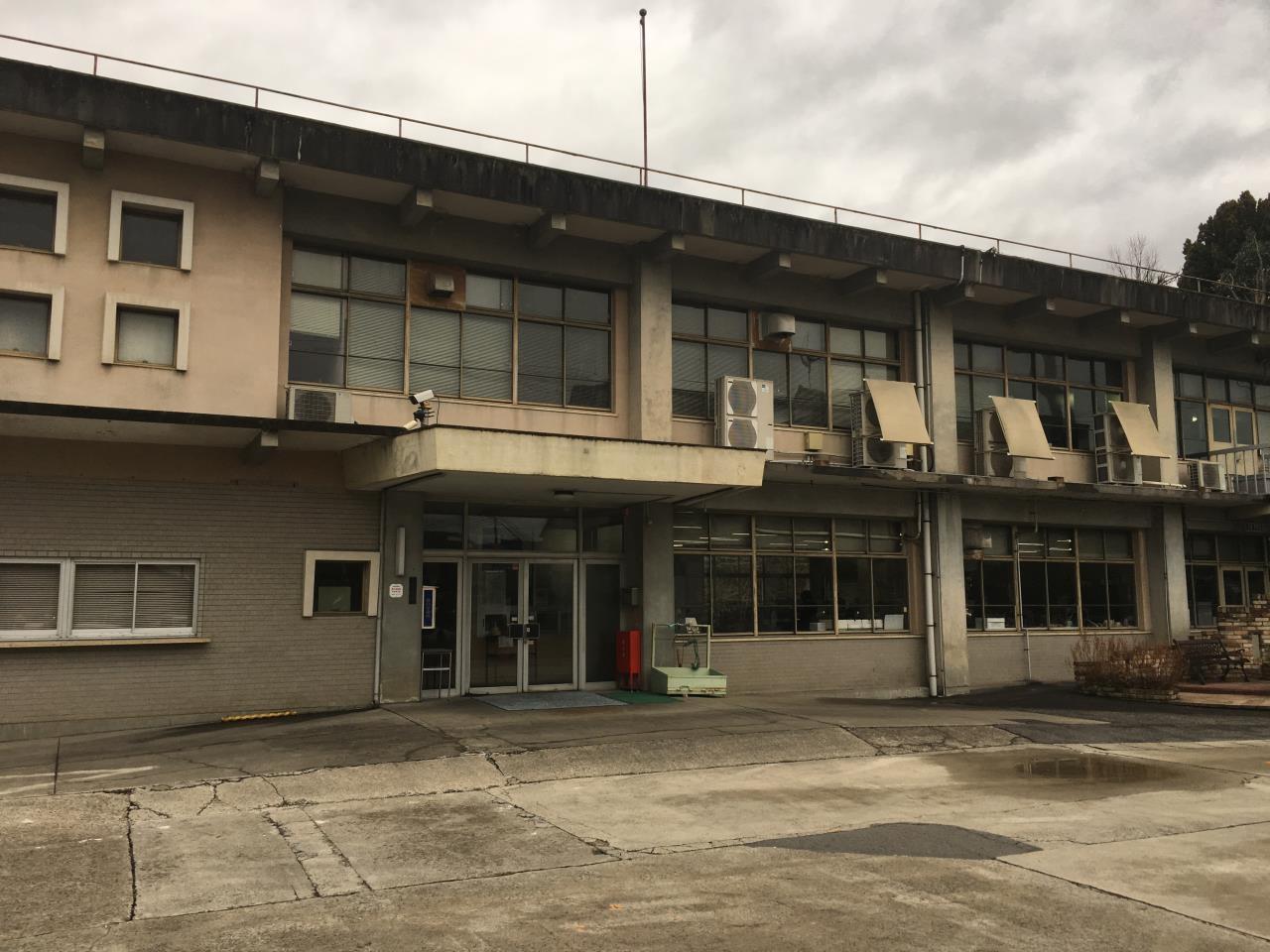 耐火レンガの製造スタッフ