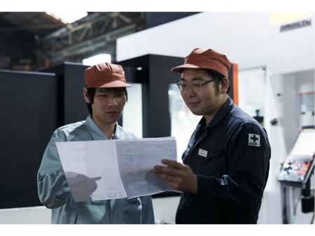 精密機械部品メーカーでの工作機械オペレーター