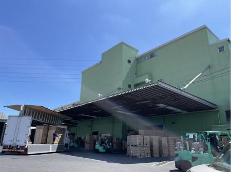 フォークリフト作業及び製品の出荷準備などの倉庫内作業