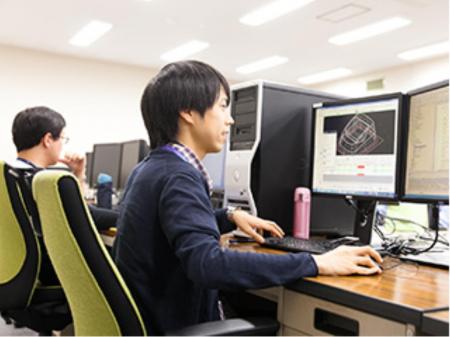 ソフトウェア企業でのクラウドアプリケーションエンジニア