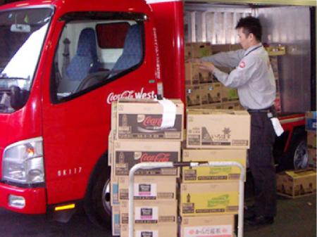 運転しなくてよいジュース自販機の補充アシスタント