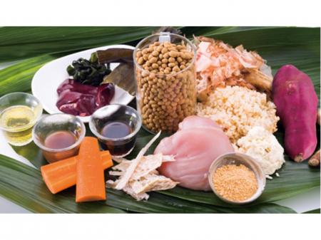 お肉のパック詰めやラベル貼りなどの補助作業