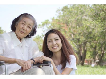 日勤デイサービス施設での正社員介護