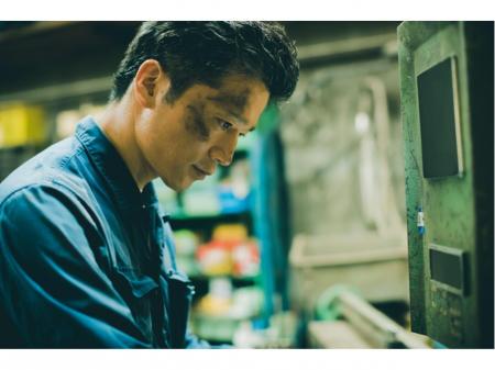 鉄骨加工会社の機械オペレーター