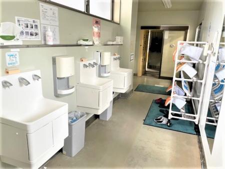 地元安定企業での鮮魚加工