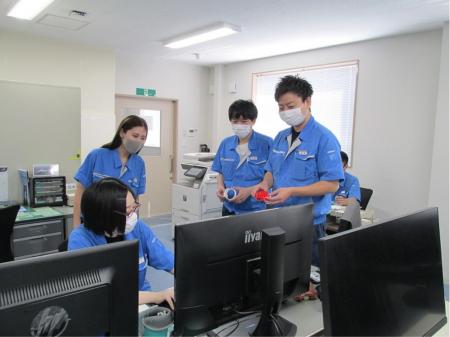 マグネシウム射出成形メーカーでのアルミの鋳造作業