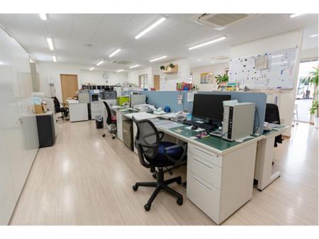 バス会社での営業スタッフ
