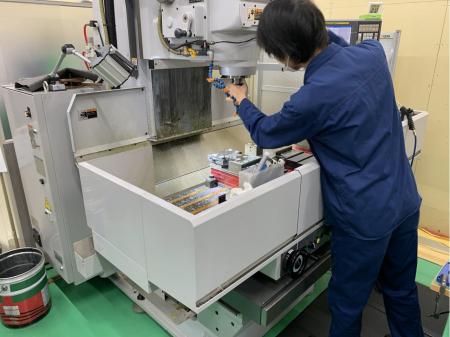 正社員技術職の金型部品製作