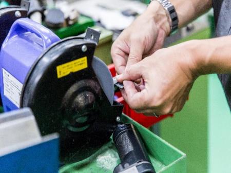 正社員技術職の金型部品製作