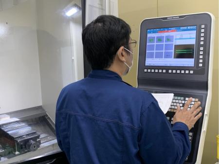 正社員技術職の金型部品製作