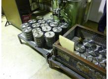 歯車部品のバリ取り作業