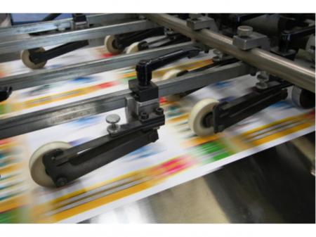 早朝の短時間勤務が可能なチラシの製本作業