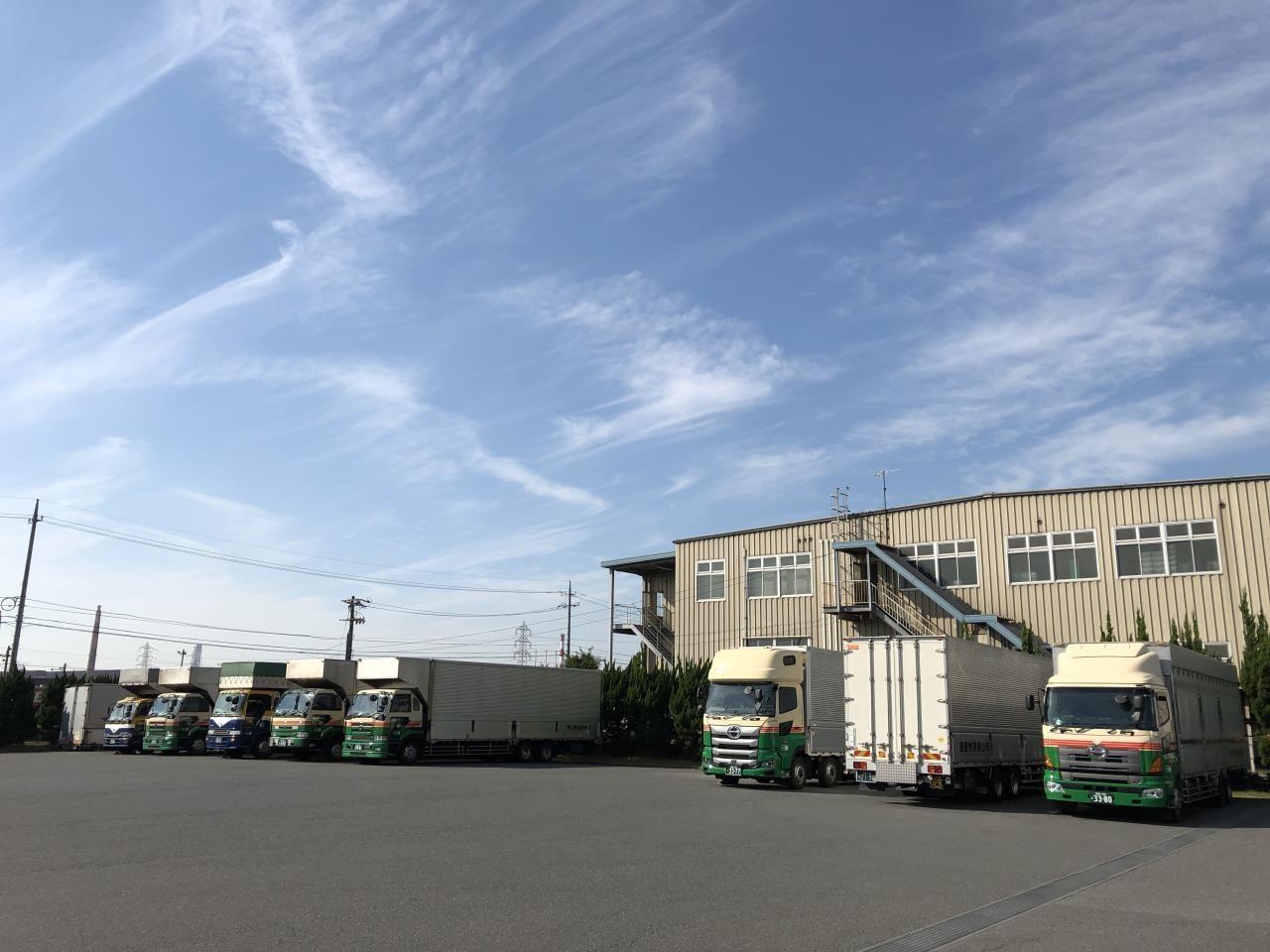 大手運送会社のグループ企業で働きませんか?JFEコンテナー専属大型トラック運転士