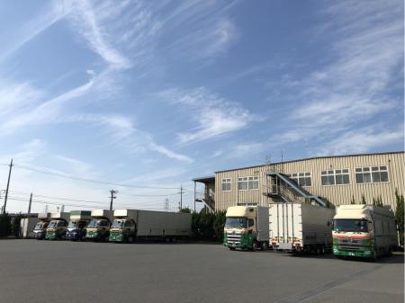 大手運送会社のグループ企業で働きませんか？ＪＦＥコンテナー専属大型トラック運転士
