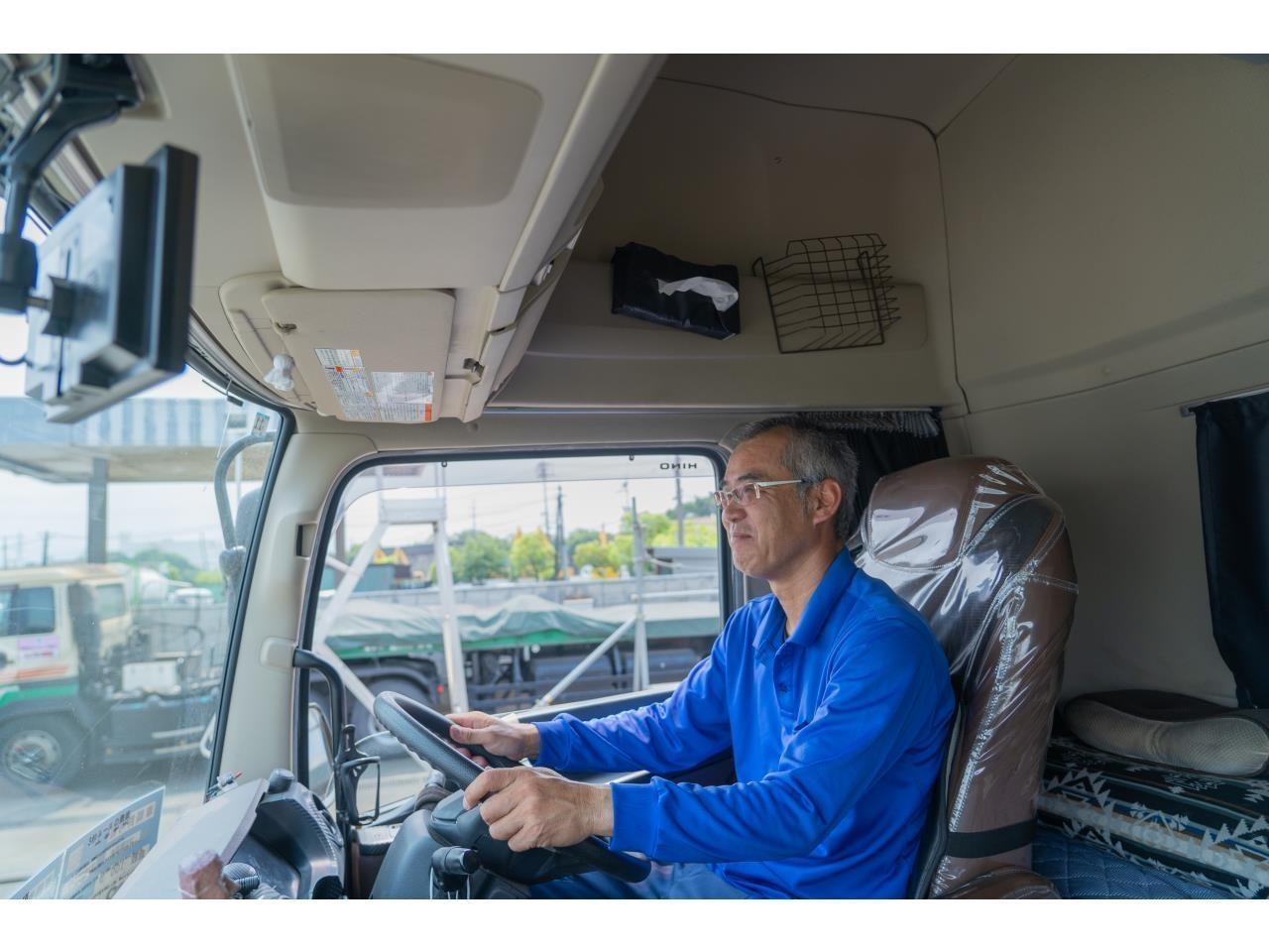 大手運送会社のグループ企業で働きませんか？ＪＦＥコンテナー専属大型トラック運転士