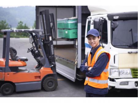 フォークリフトによる出荷業務